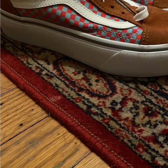 Vans - Picture 3 of 3
